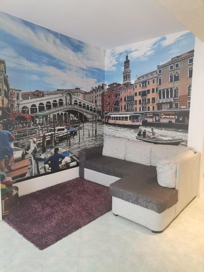 Appartamento Zsuzsa Lak Mestre Esterno foto