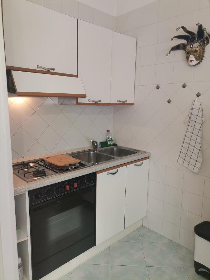 Appartamento Zsuzsa Lak Mestre Esterno foto